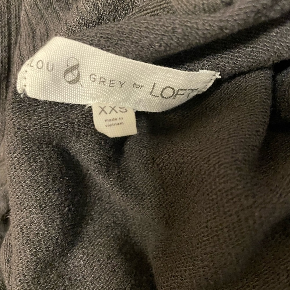 Lou & Gray By Loft Signature Soft  Cow Neck Top Gray Size XXS - Picture 7 of 7